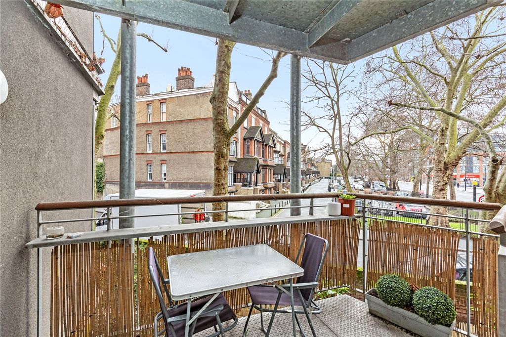 Property photo 3 of 12 Picture No. 21