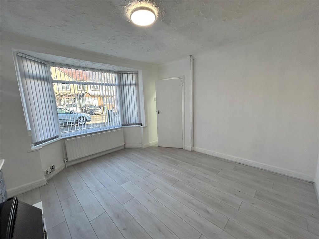 Property photo 3 of 12 Picture No. 04