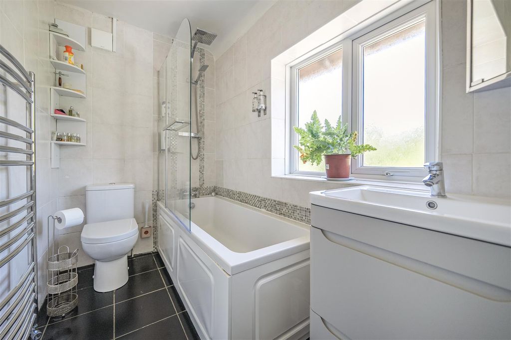 Property photo 3 of 29 Bathroom