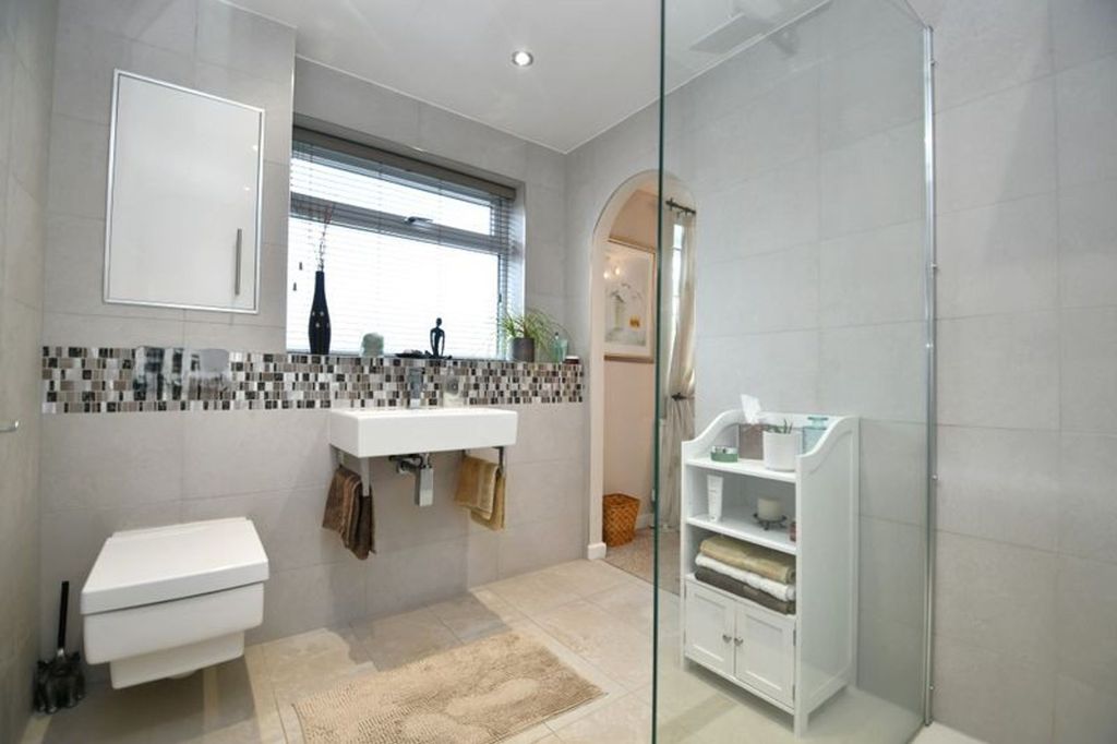 Property photo 3 of 26