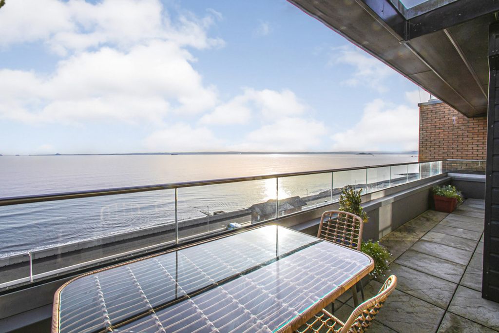 Property photo 2 of 35