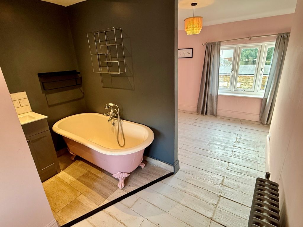 Property photo 3 of 12 Media Image 02