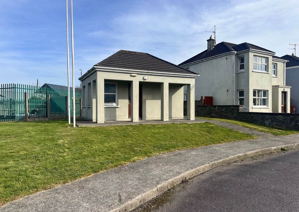 Property photo 1 of 2