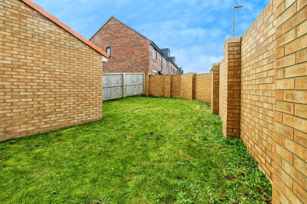 Property photo 2 of 20