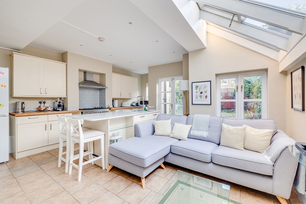 Property photo 2 of 12