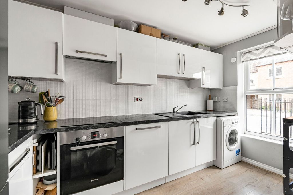 Property photo 3 of 16