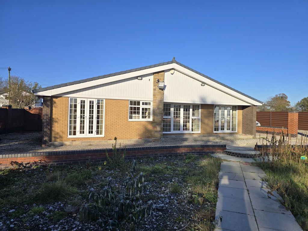 Property photo 2 of 43 R251217 124 - Oak Otis, Heath Road, Sandbach, Cheshire, Cw11 2Lf (69).Jpg