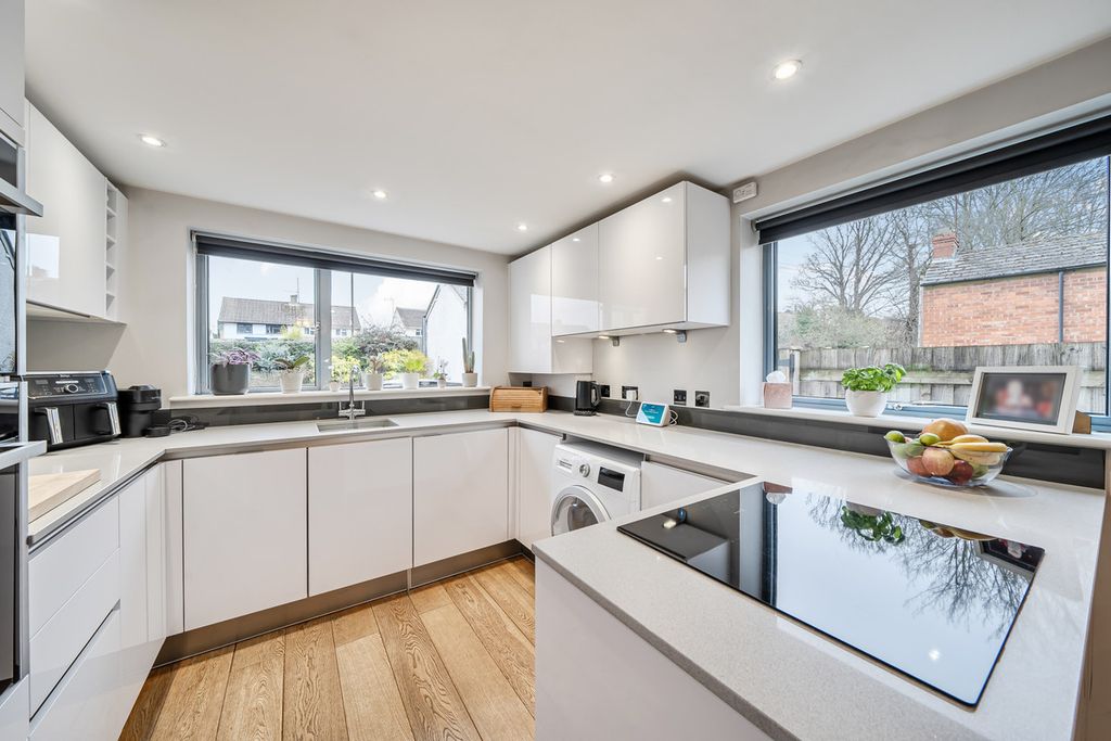 Property photo 2 of 21