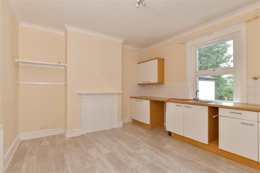 Property photo 2 of 8 Kitchen