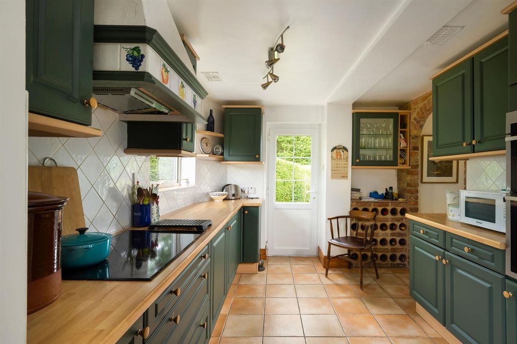 Property photo 3 of 30 Kitchen