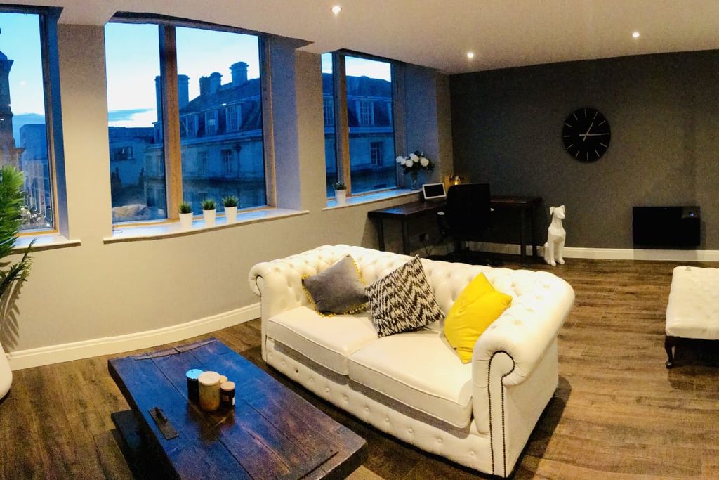 Property photo 3 of 10