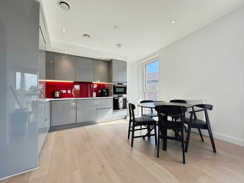 Property photo 3 of 7 Dining Area