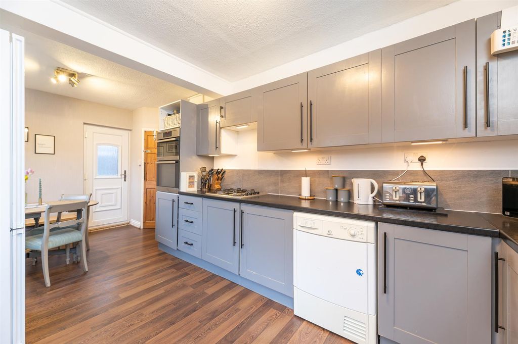 Property photo 3 of 24 Kitchen