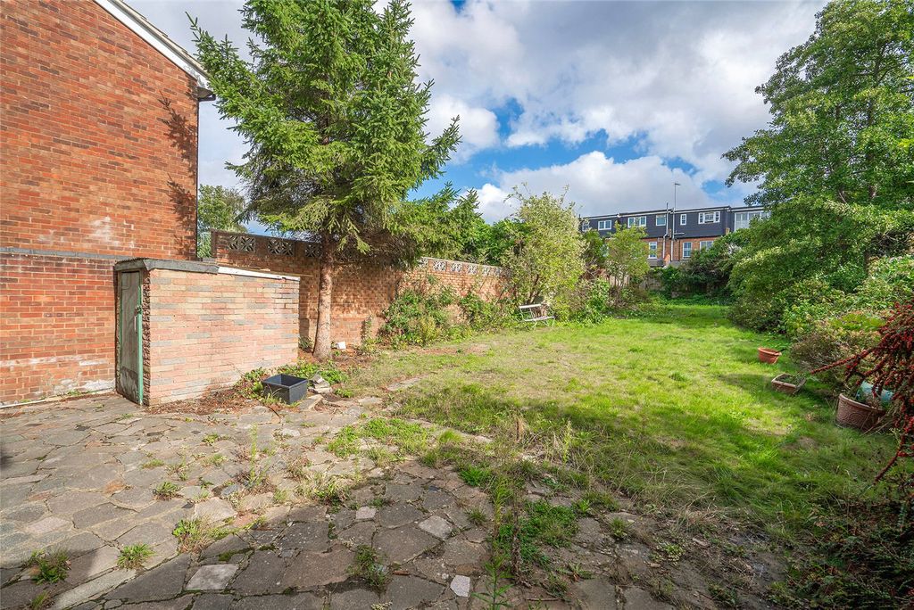 Property photo 2 of 17 Garden A
