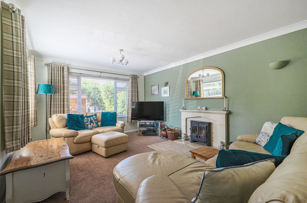 Property photo 2 of 16 1483769-2-6A423Ec...