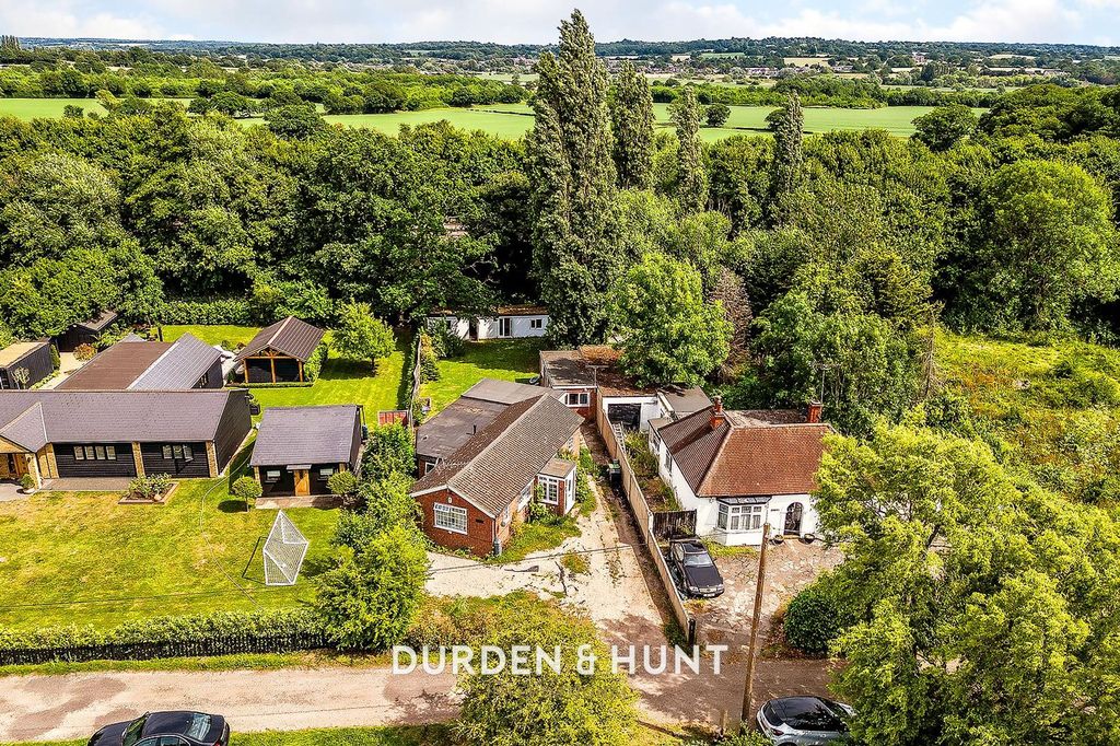 Property photo 2 of 9 Theydon-3.1.Jpg