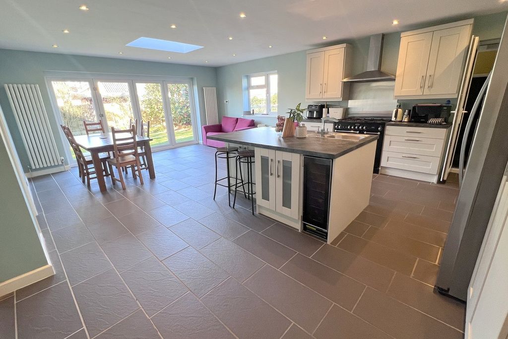 Property photo 2 of 22