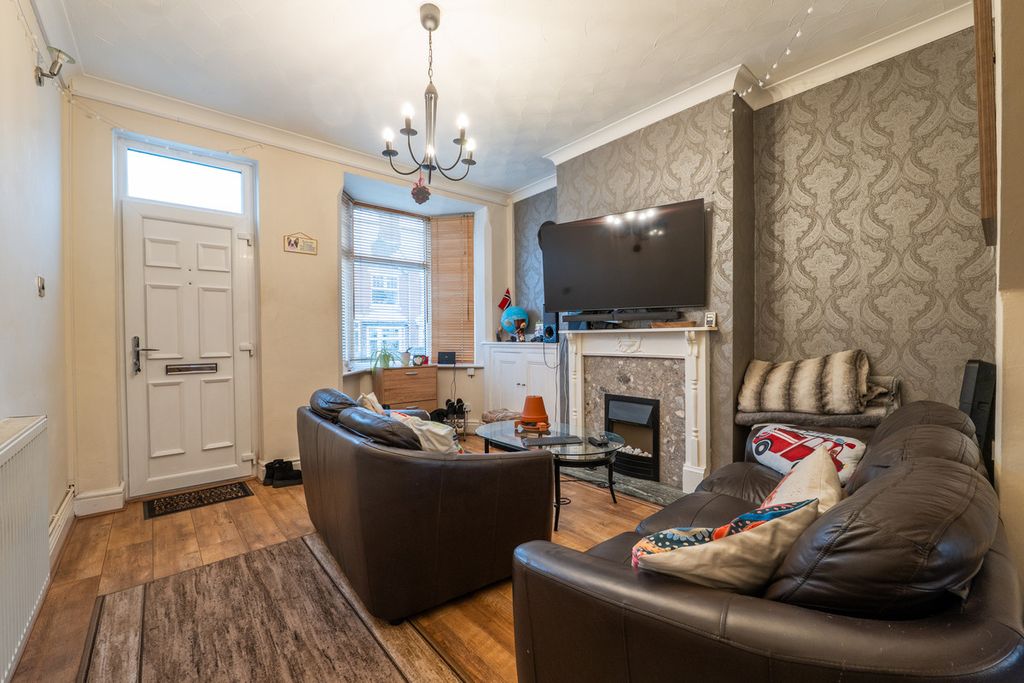 Property photo 3 of 11