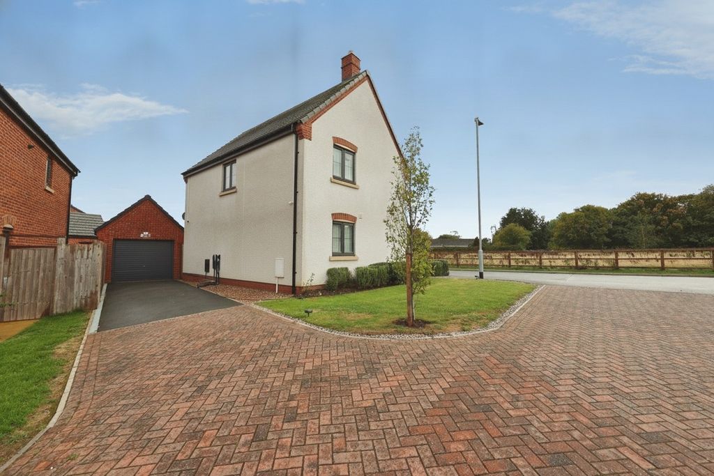 Property photo 3 of 19 5706362