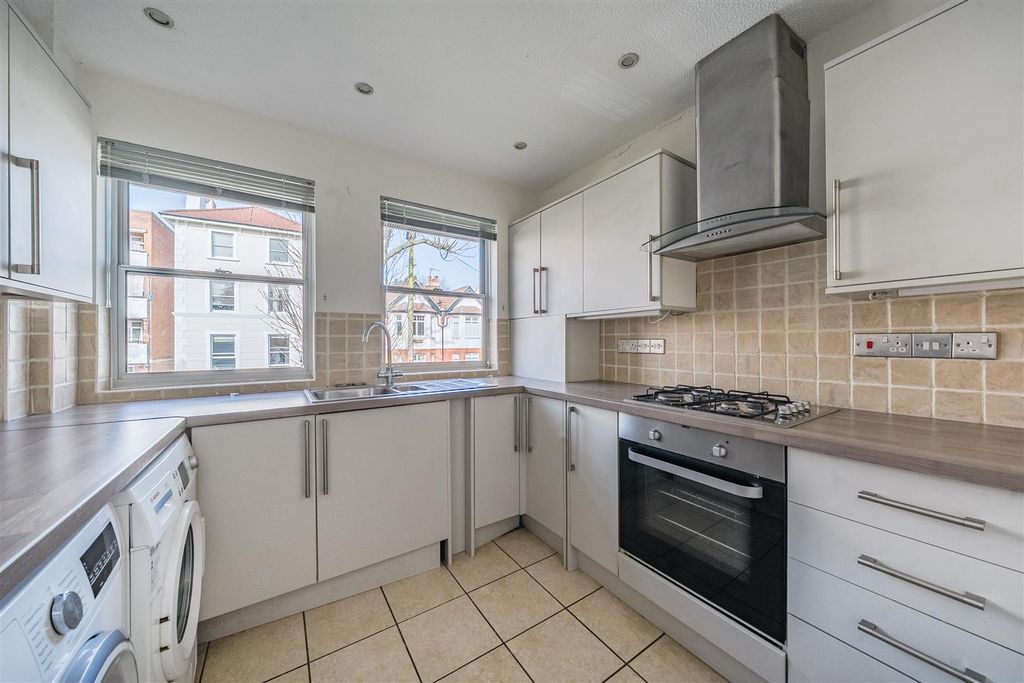 Property photo 3 of 12 1424447-16-69A9d2d54492B.Jpg