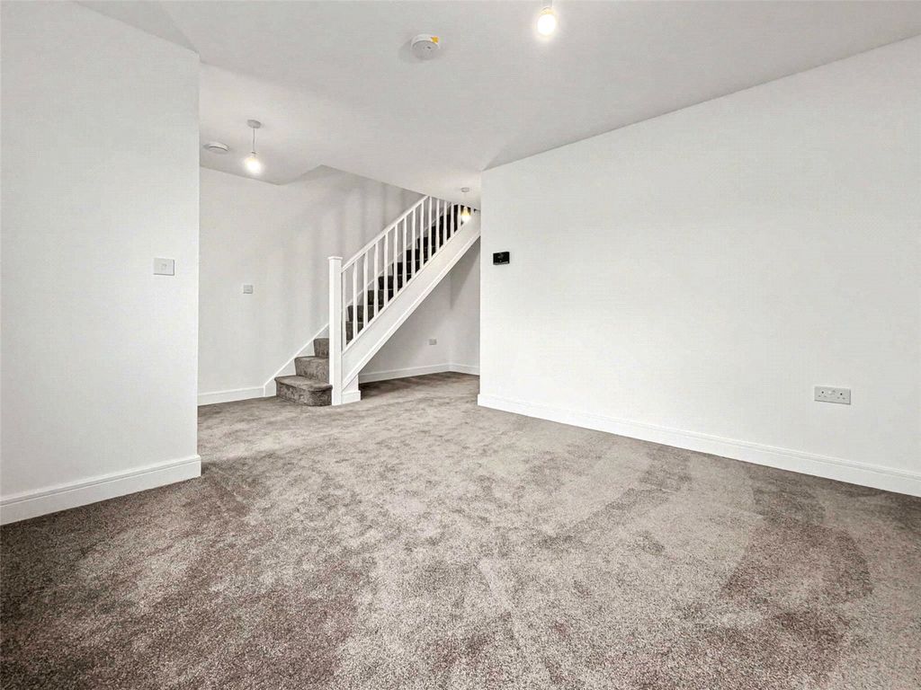 Property photo 3 of 14 Picture No. 16