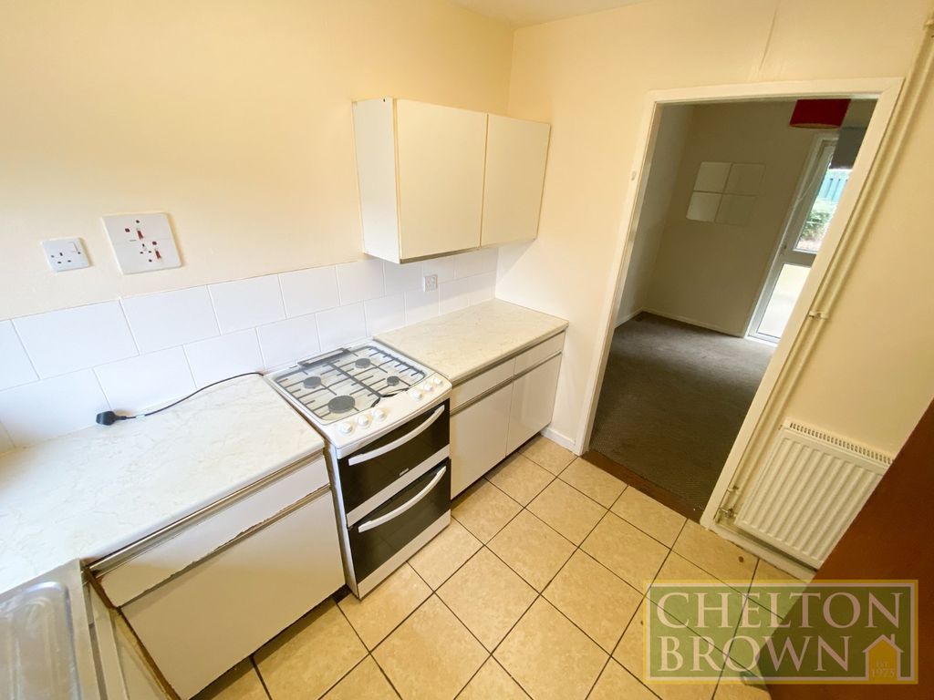 Property photo 3 of 21 Kitchen