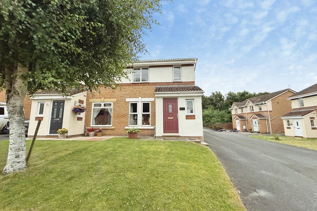 Property photo 1 of 17 External
