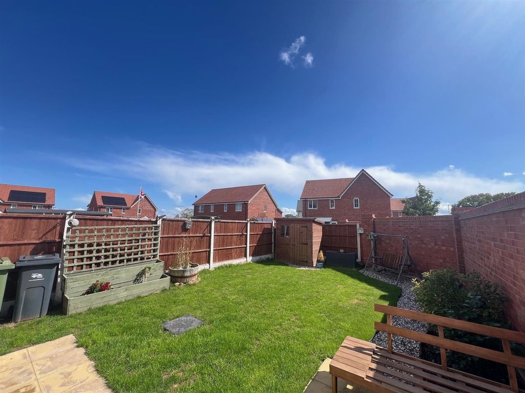 Property photo 3 of 21 Garden .Jpg