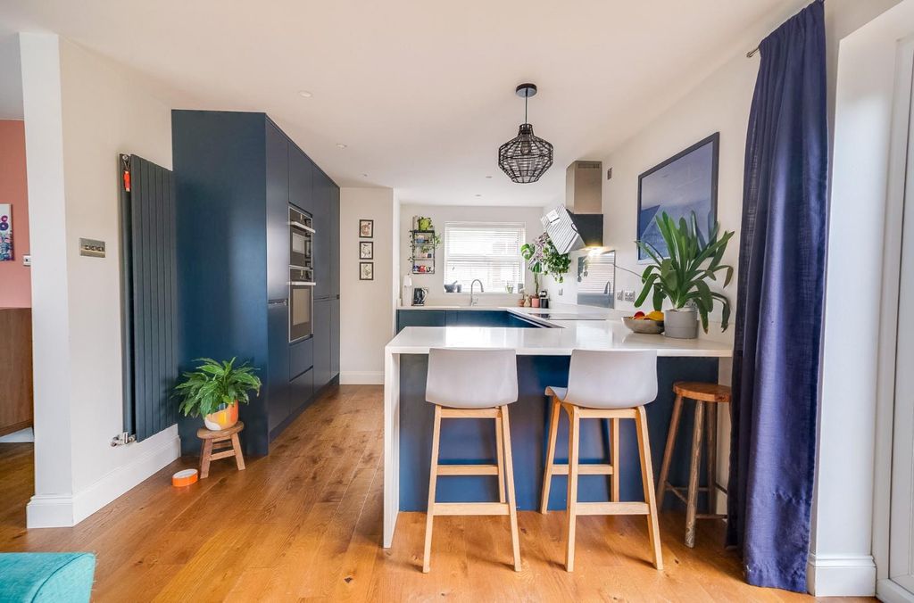 Property photo 2 of 24