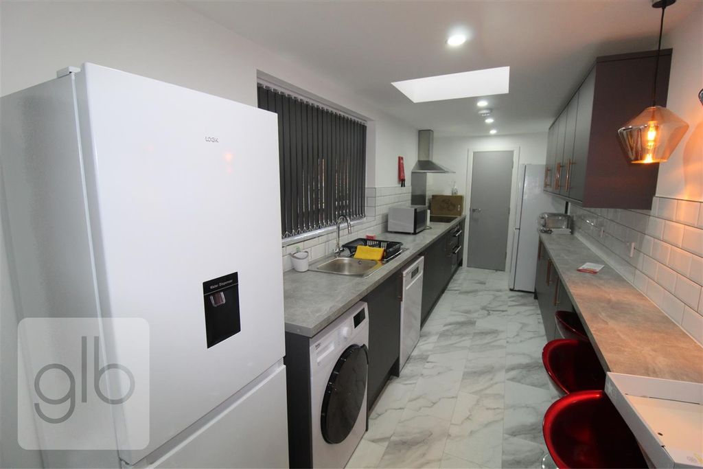 Property photo 2 of 13 9.Png
