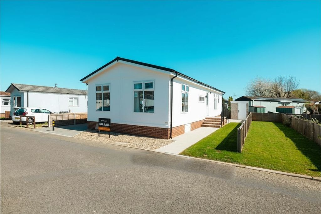 Property photo 1 of 27