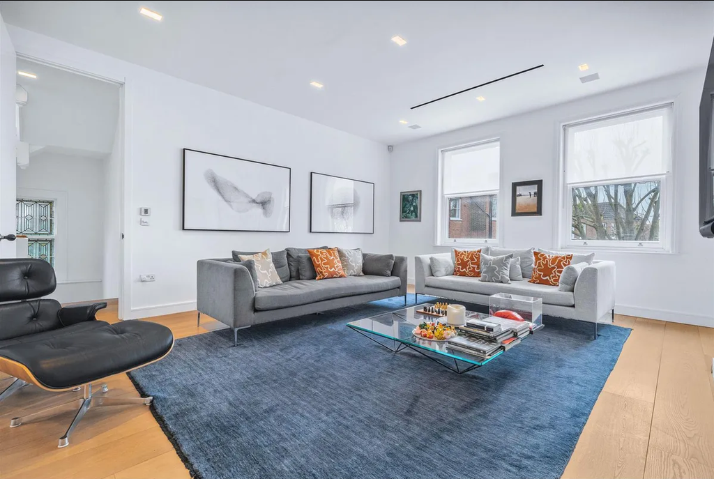 Property photo 1 of 12 Photo 10