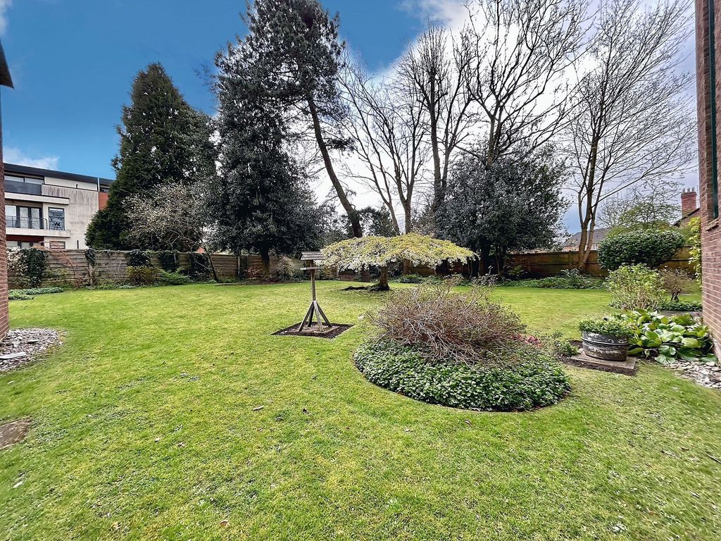 Property photo 3 of 18 Outside