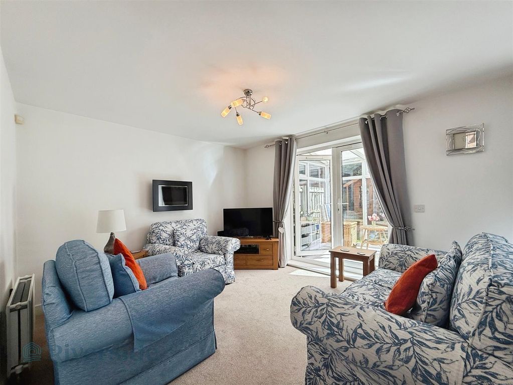Property photo 2 of 15
