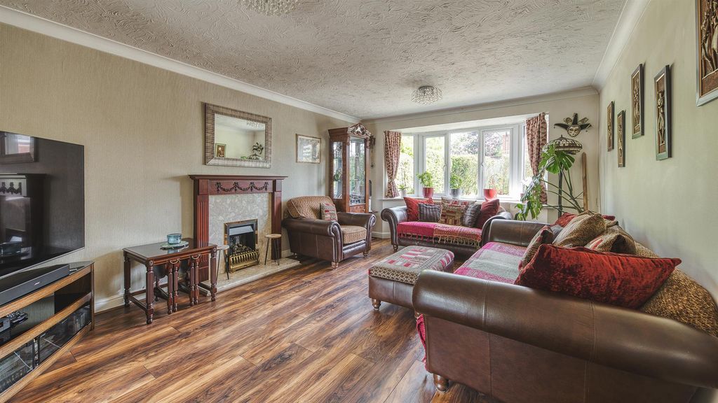 Property photo 2 of 29