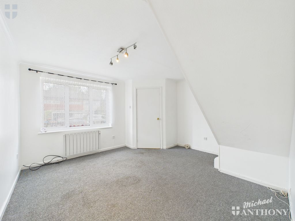 Property photo 2 of 10 Cam02773G0-Pr0336-Still007