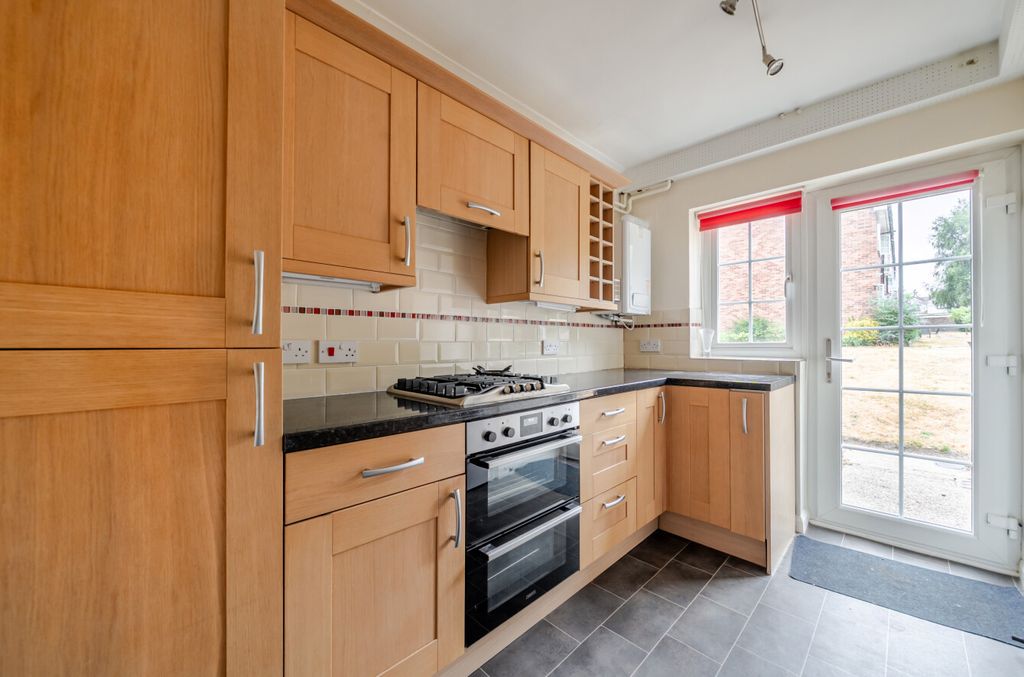 Property photo 2 of 15 1503680-2-1A01414...