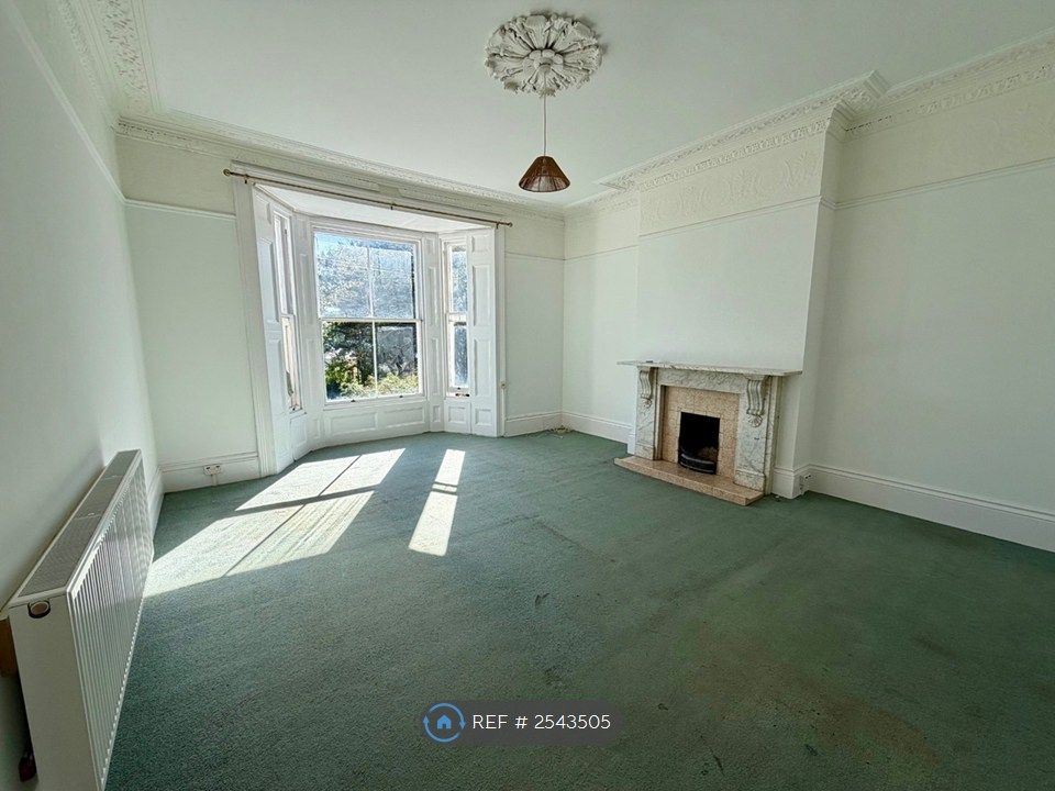 Property photo 1 of 14 Lounge To Bay Window