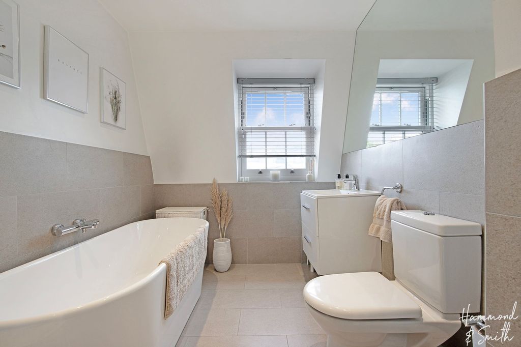 Additional image 19 of 2 bed flat for saleHemnall Street, Epping CM16