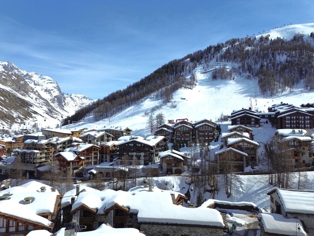 Property photo 2 of 13 Stunning Apartment v