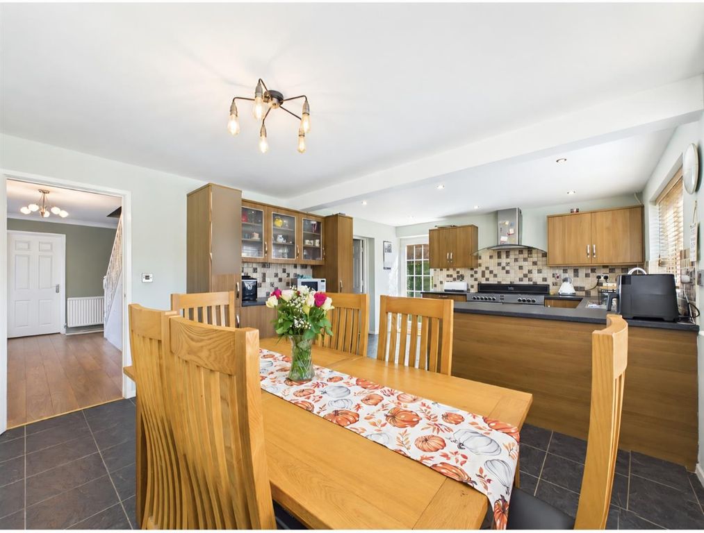 Property photo 3 of 22 Kitchen / Diner