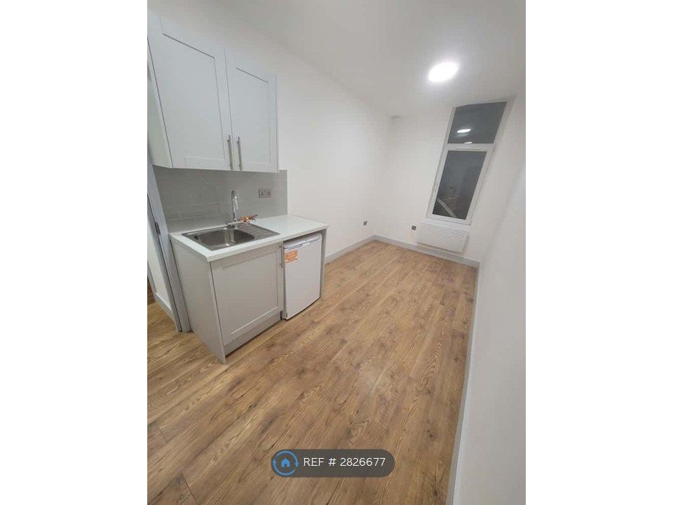 Property photo 1 of 2