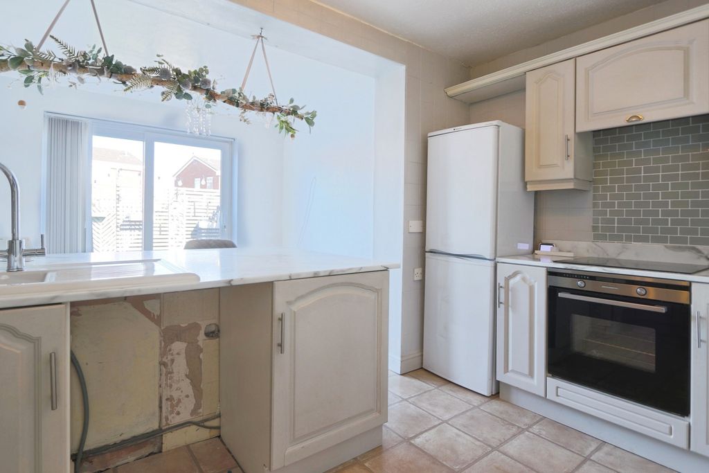 Property photo 3 of 17 3751835