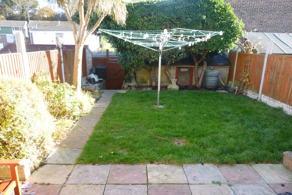 Property photo 3 of 9 Garden