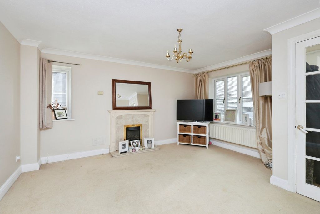 Property photo 2 of 15 Photo