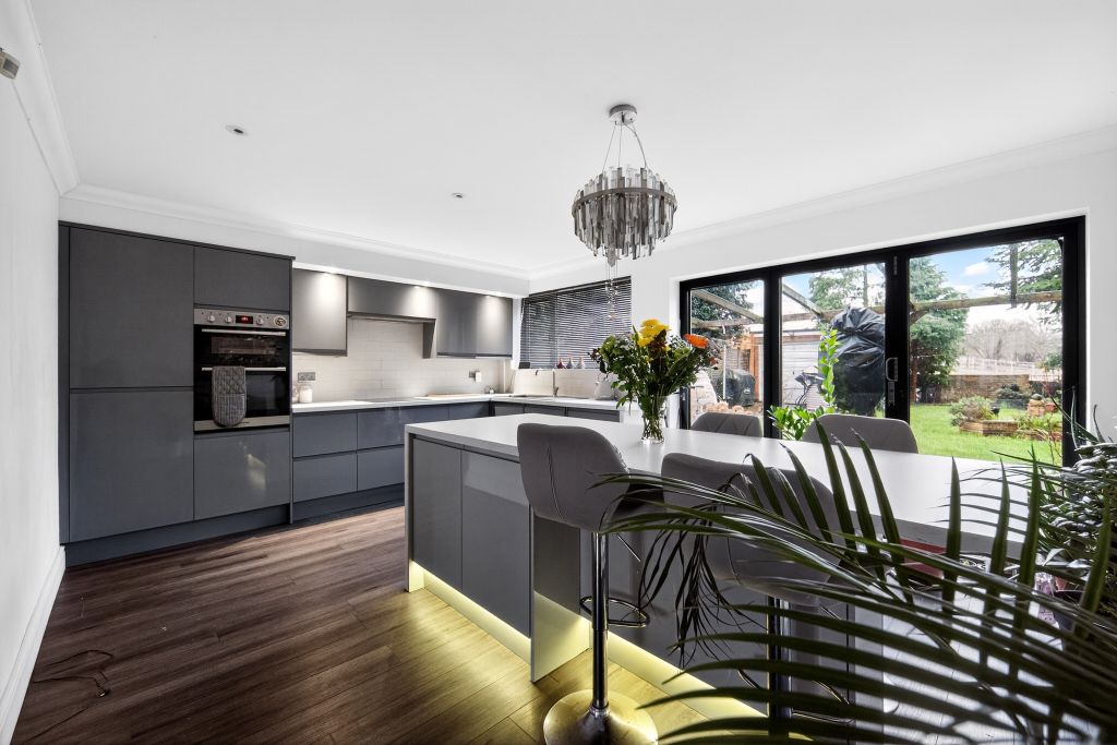 Property photo 2 of 18