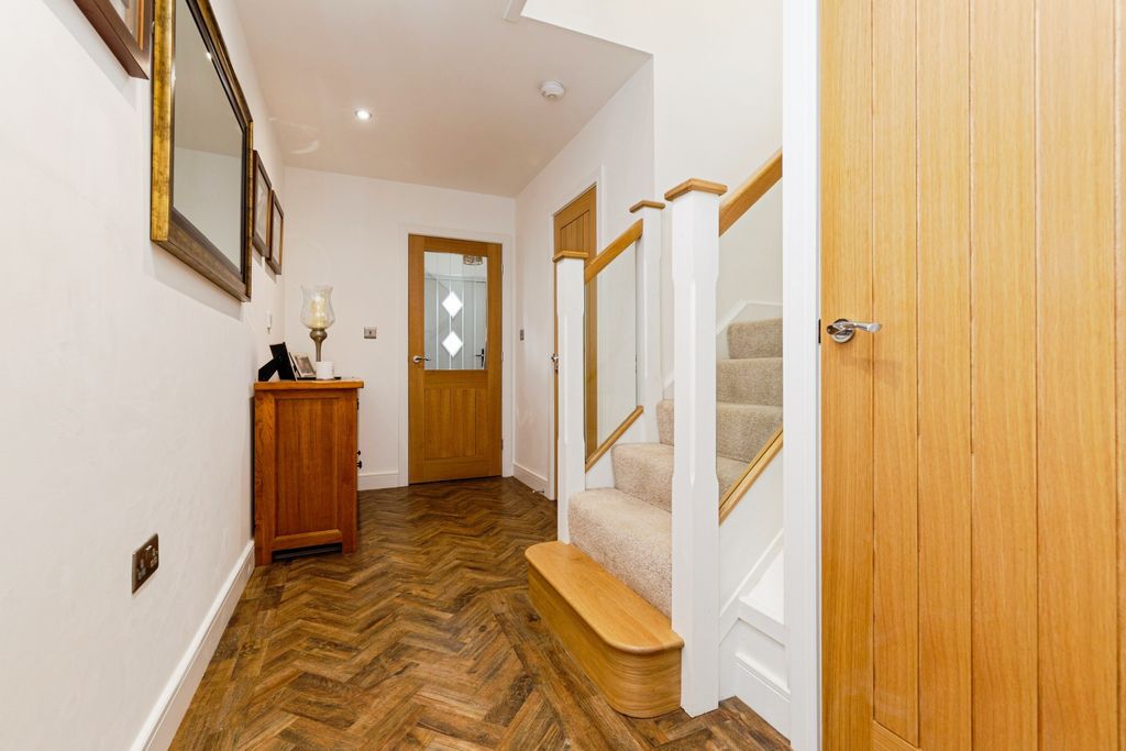 Property photo 2 of 36 Hallway