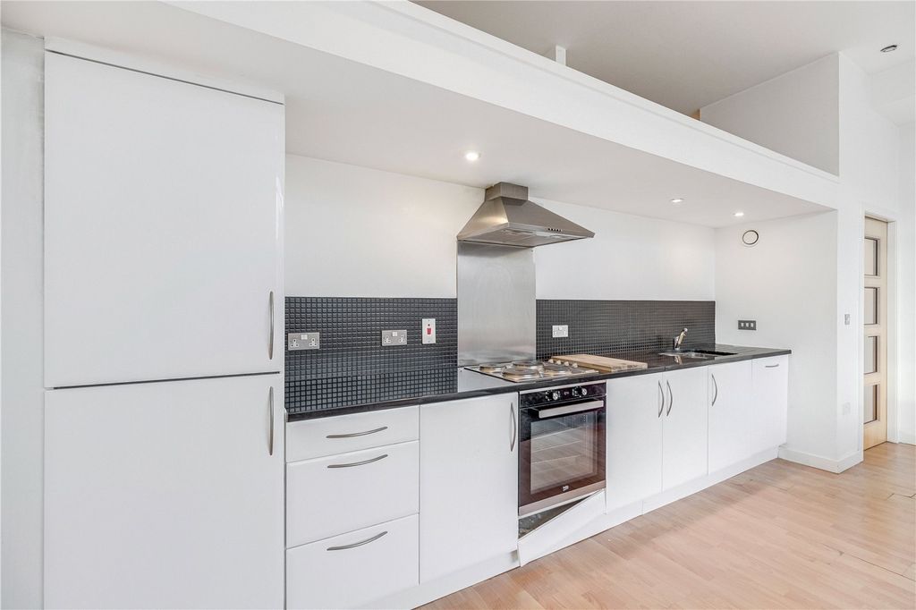 Property photo 3 of 14 Kitchen