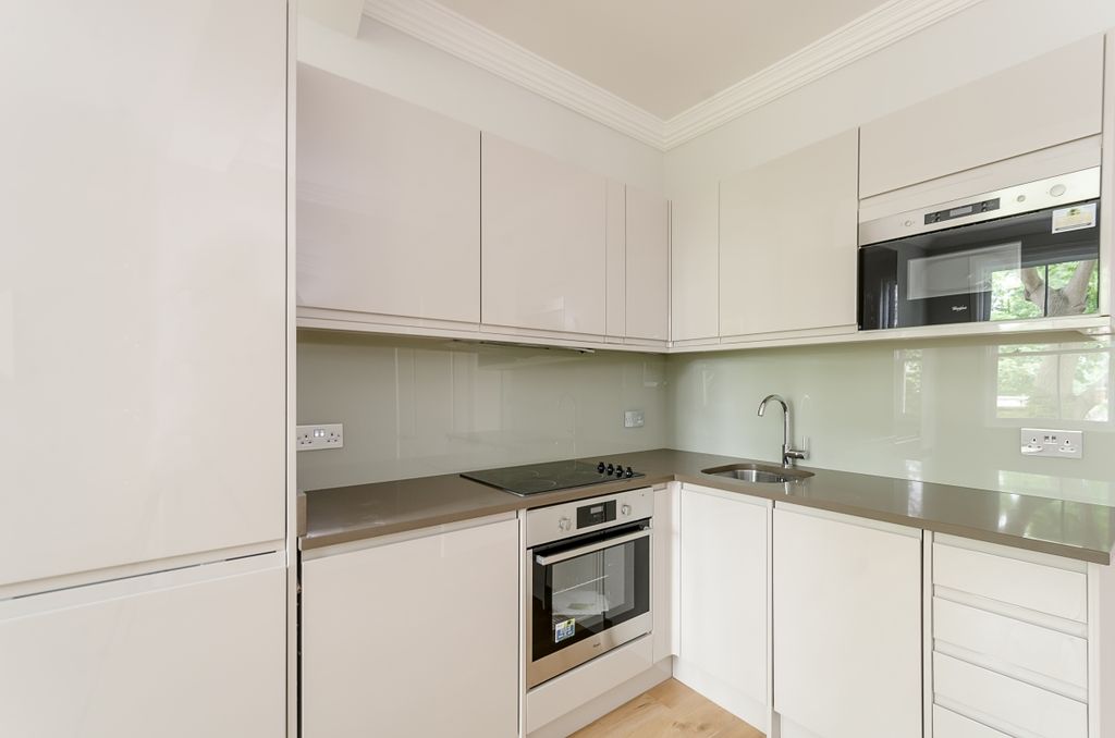 Property photo 3 of 4 Green Lanes