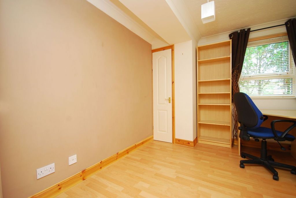 Property photo 2 of 8